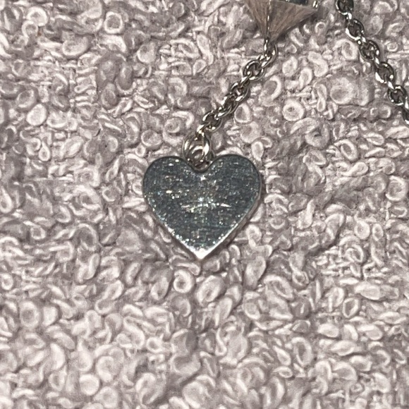 Preloved Gucci blind for love bracelet good condition has some little scratches - Picture 5 of 6